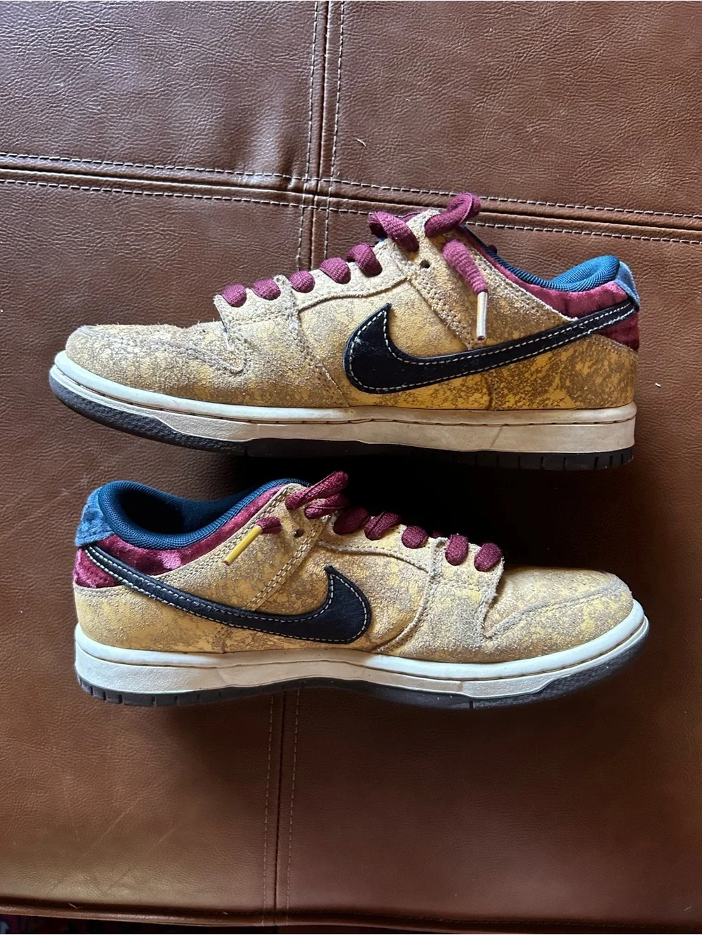 Nike Low-Top Sneakers in Yellow with Black Swoosh